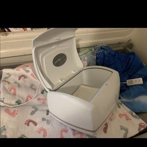 Baby wipes warmer